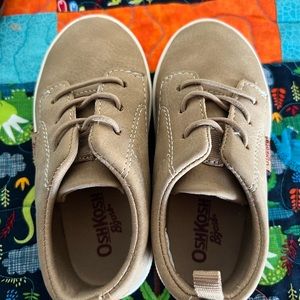 Osh Kosh tennis shoes